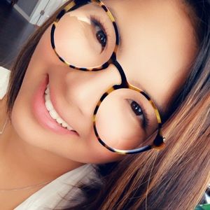 Meet your Posher, Ariane